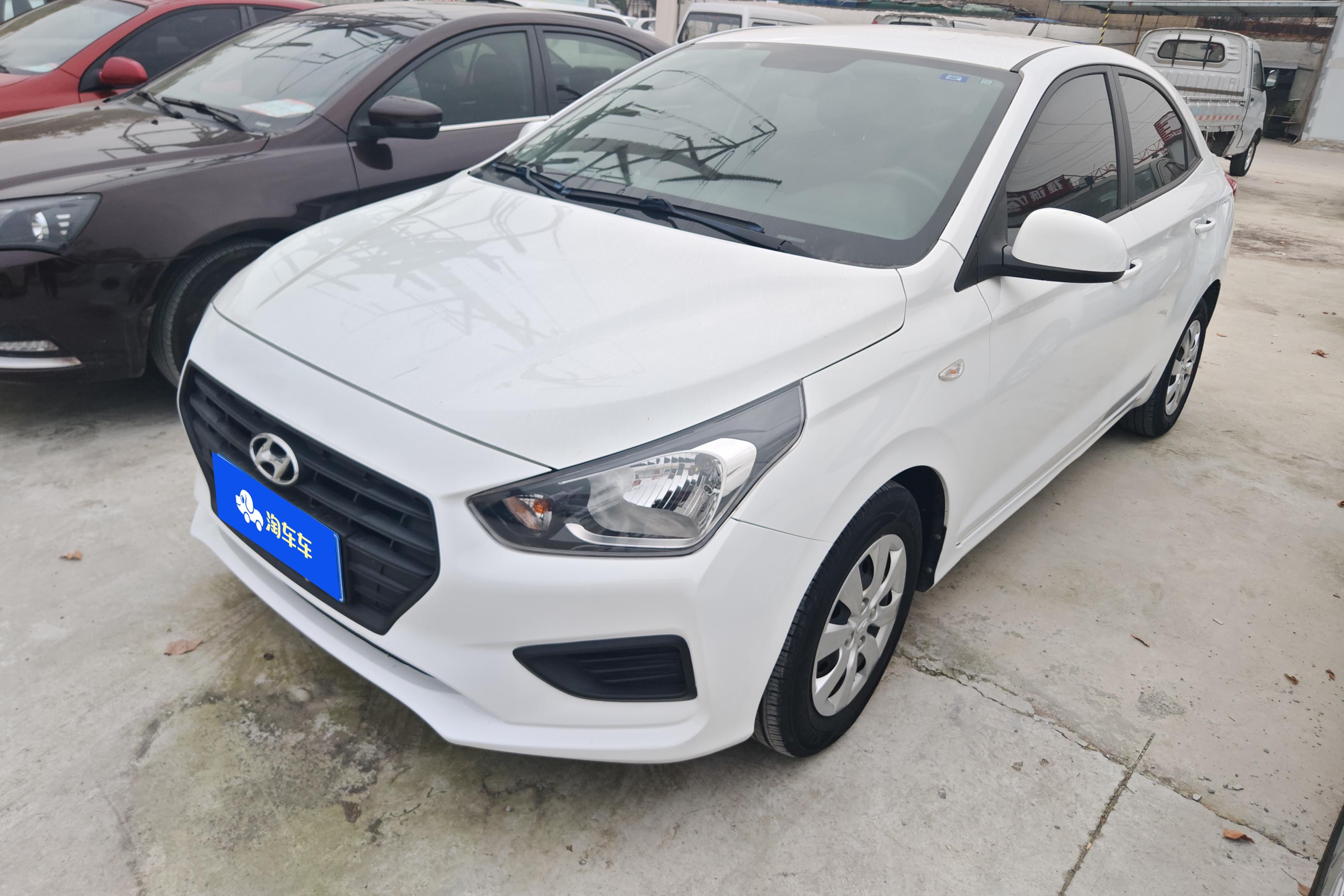 Hyundai Reina 2021 car image 