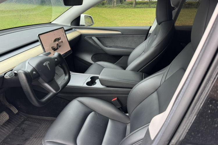 Tesla Model Y 2022 #11 Tesla Model Y 2022 car image #11