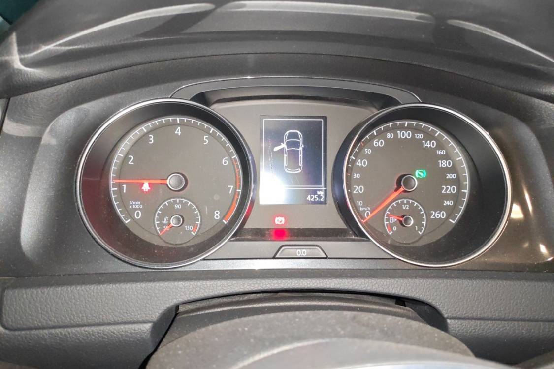 Volkswagen Golf 2020 car image #24