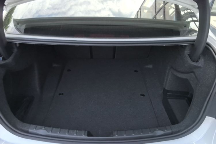 BMW 3 Series 2017 car image #21