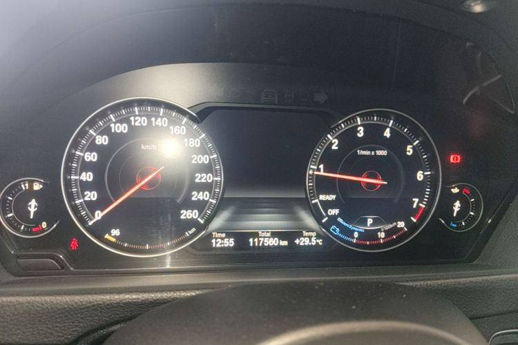BMW 3 Series 2018 car image #26