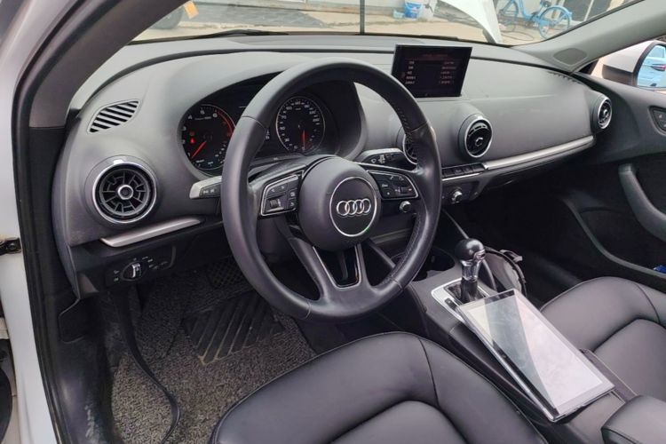 Audi A3 2019 car image #10