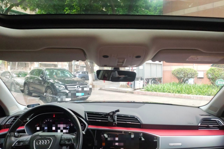 Audi Q3 2020 car image #20