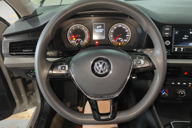 Volkswagen Lavida 2019 car image #11