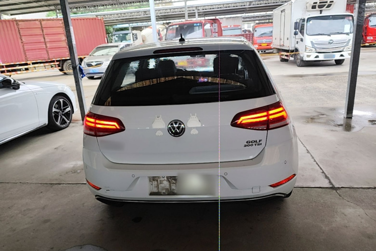 Volkswagen Golf 2020 car image #6