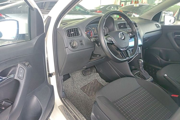 Volkswagen Polo 2016 #12 Volkswagen Polo 2016 car image #12