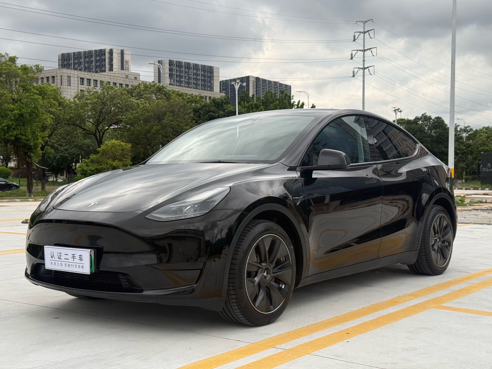 Tesla Model Y 2022 Tesla Model Y 2022 car image