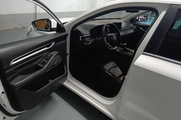 GEELY Emgrand 2022 car image #16