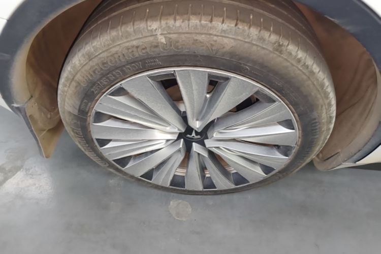 Tesla Model Y 2021 #10 Tesla Model Y 2021 car image #10