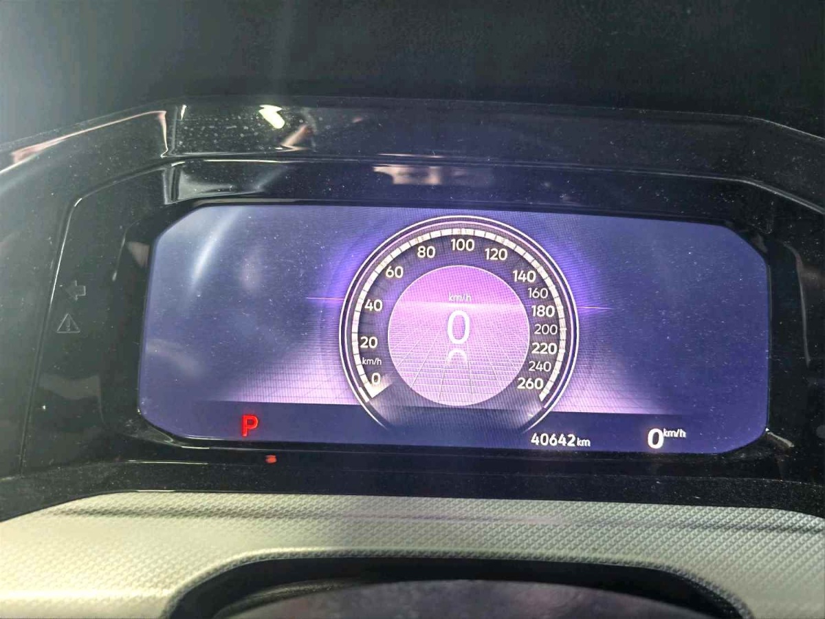 Volkswagen Golf 2024 car image #5