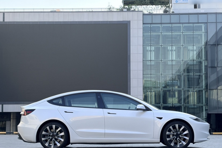Tesla Model 3 2023 #13 Tesla Model 3 2023 car image #13