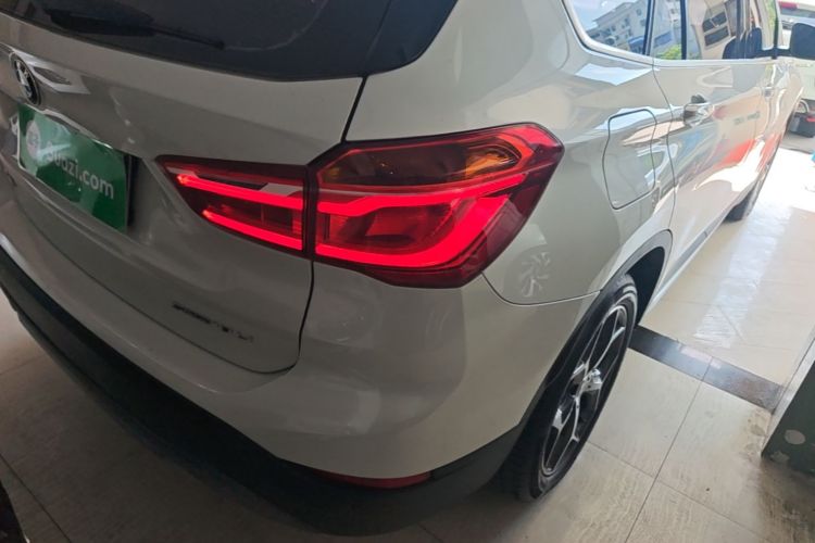 BMW X1 2019 #8 BMW X1 2019 car image #8