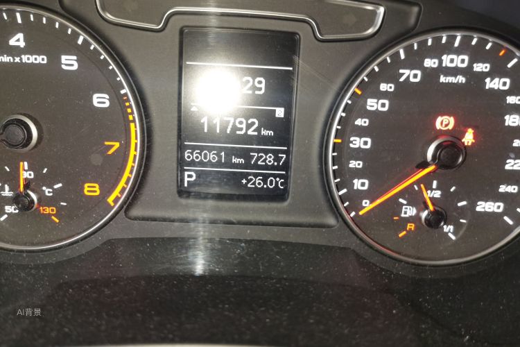 Audi Q3 2016 car image #14