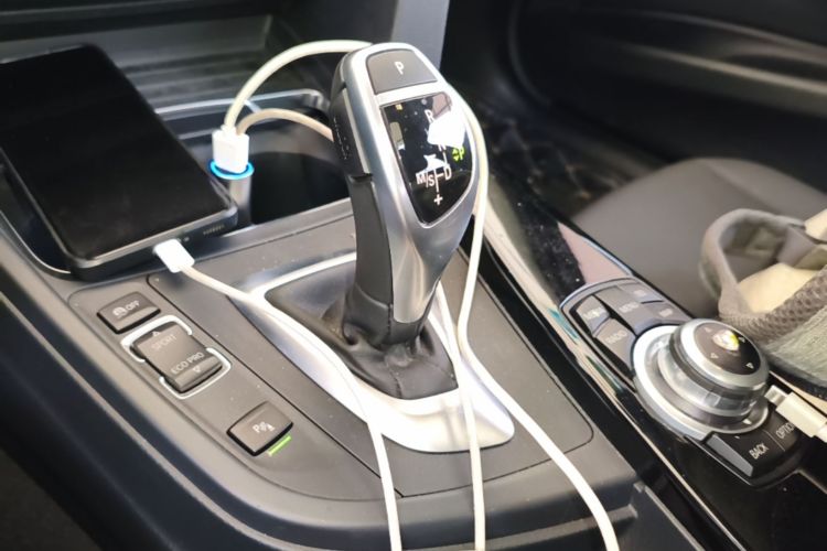 BMW 3 Series 2017 #16 BMW 3 Series 2017 car image #16