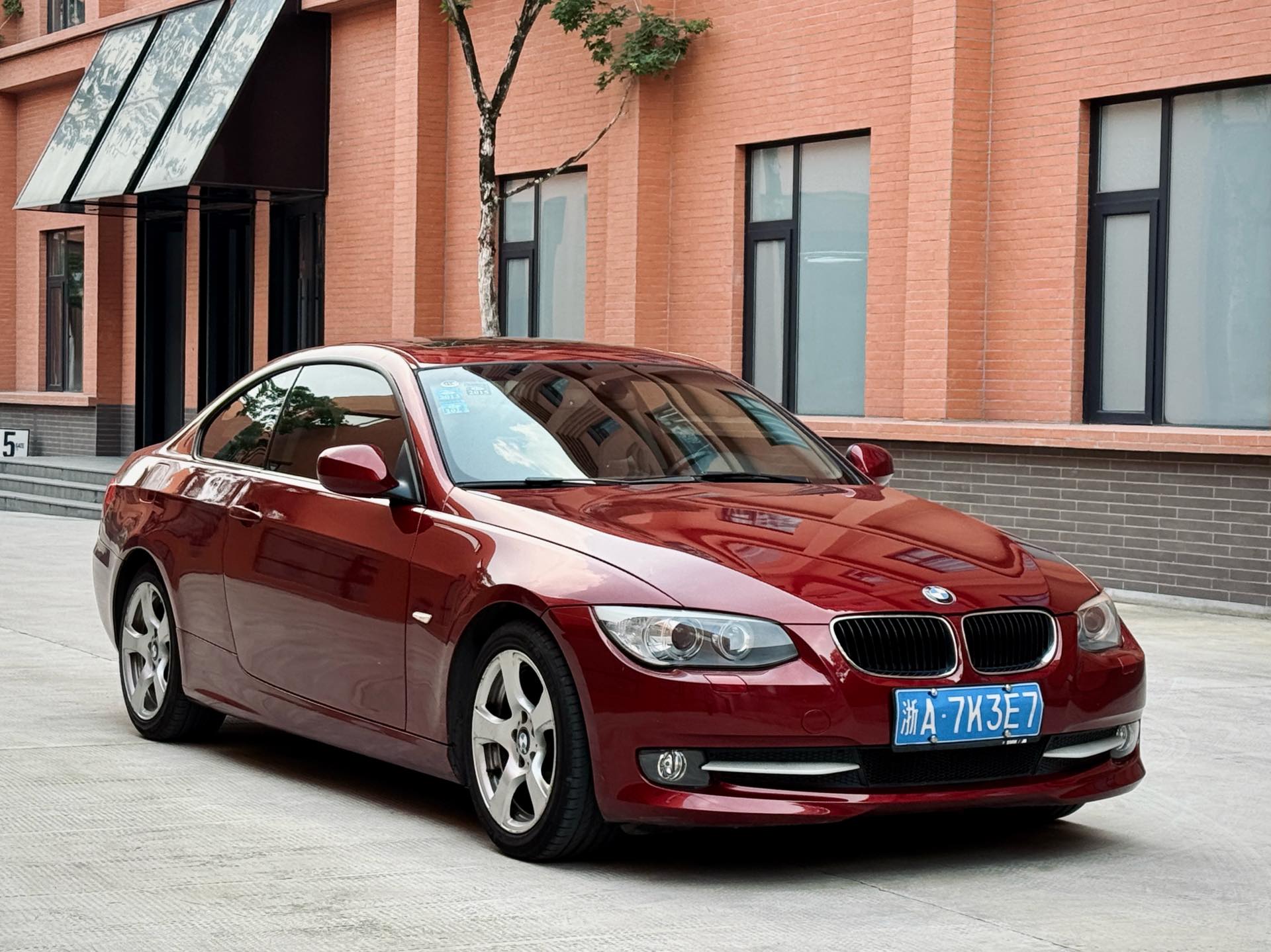 BMW 3 Series (Imported) 2011 изображение автомобиля #3