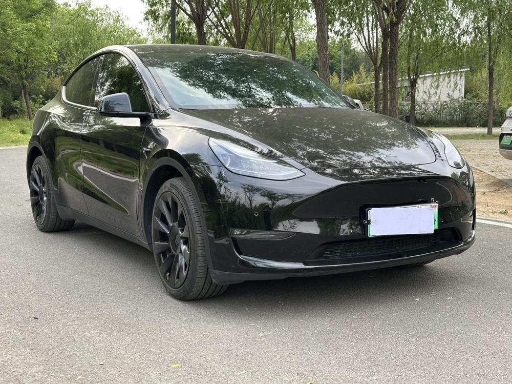 Tesla Model Y 2023 #3 Tesla Model Y 2023 car image #3