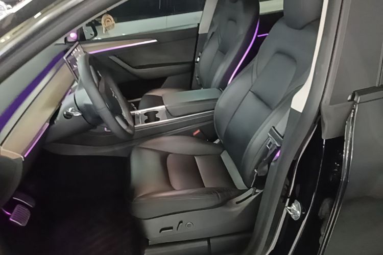 Tesla Model Y 2022 car image #19