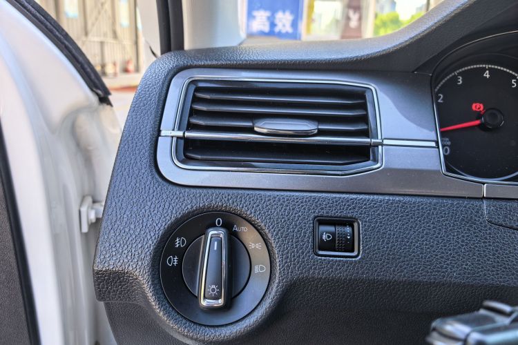 Volkswagen Santana 2018 #13 Volkswagen Santana 2018 car image #13