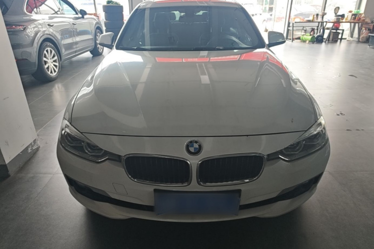 BMW 3 Series 2018 #3 BMW 3 Series 2018 car image #3