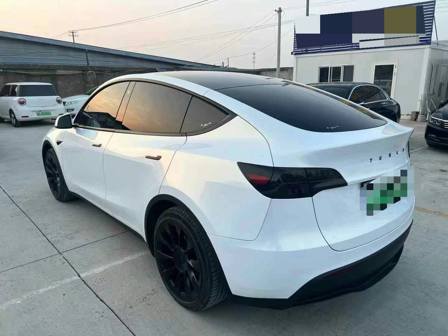 Tesla Model Y 2021 car image #6