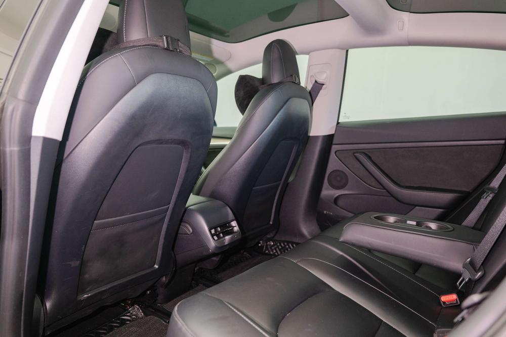 Tesla Model 3 2023 car image #27