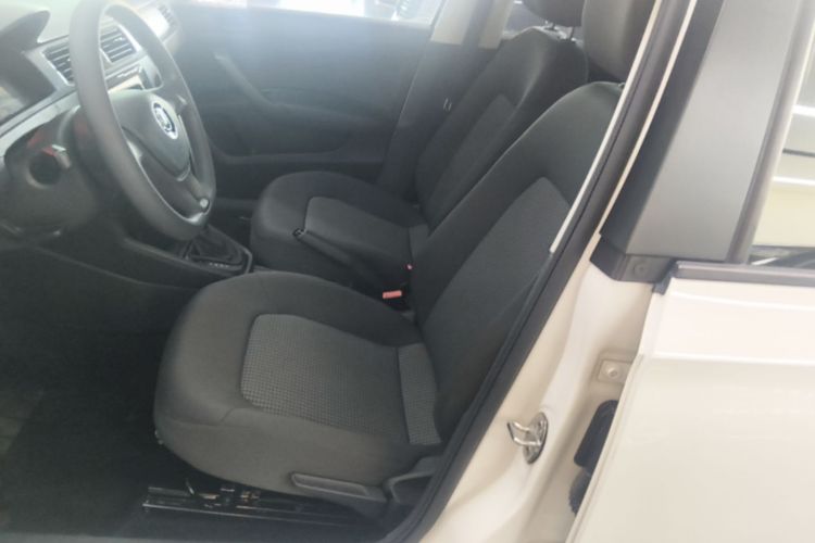 Volkswagen Santana 2023 صورة سيارة #19