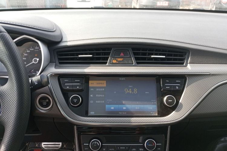 GEELY Emgrand GS 2018 imagen de coche #13
