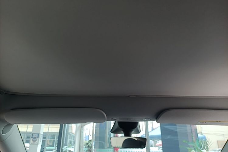 Tesla Model Y 2021 car image #20