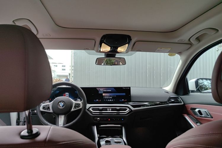 BMW 3 Series 2024 car image #18