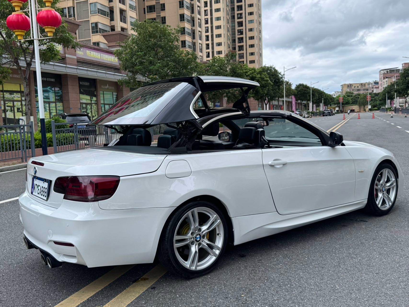 BMW 3 Series (Imported) 2010 car image #13
