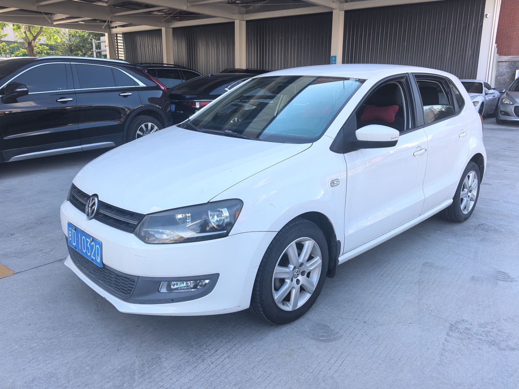 Volkswagen Polo 2014 Volkswagen Polo 2014 car image