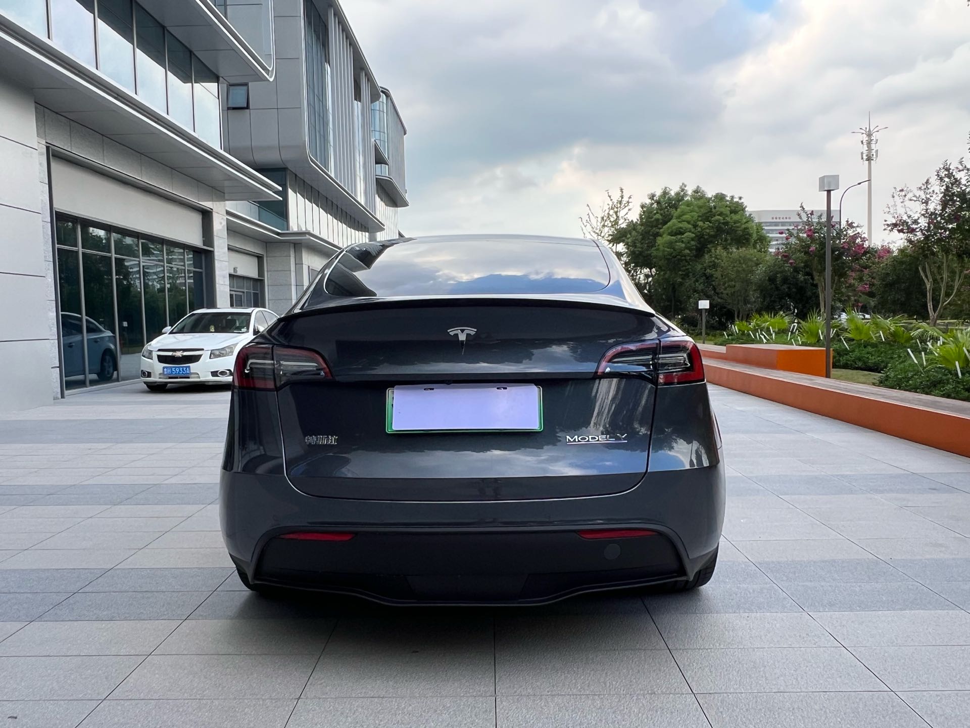 Tesla Model Y 2023 car image #6