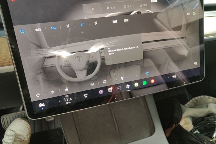 Tesla Model 3 2022 car image #13
