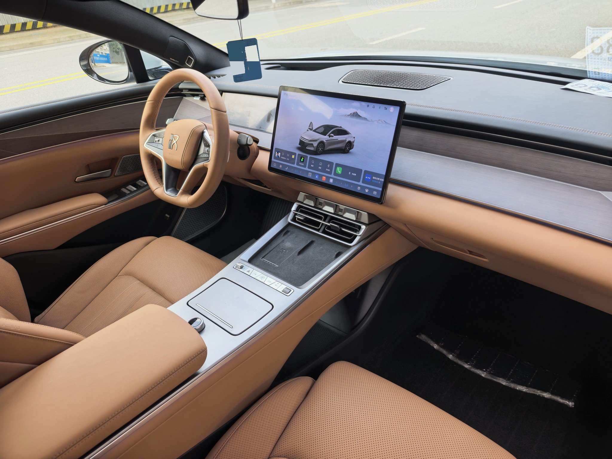 BYD HanL 2025 car image #7