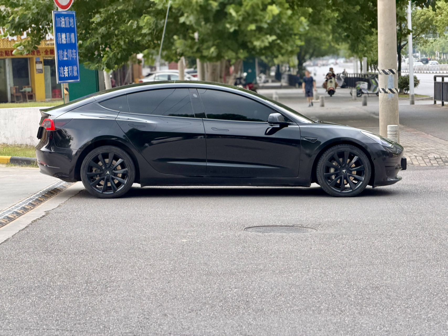 Tesla Model 3 2020 car image #7