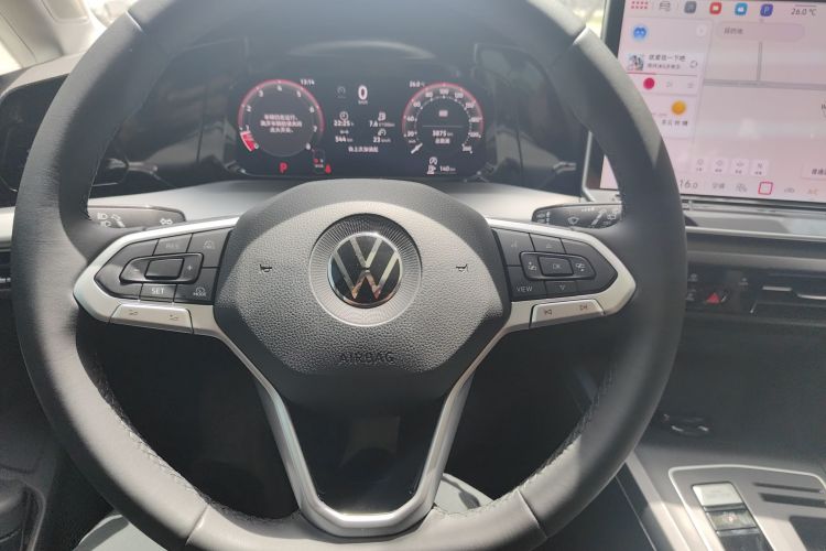Volkswagen Golf 2026 car image #20