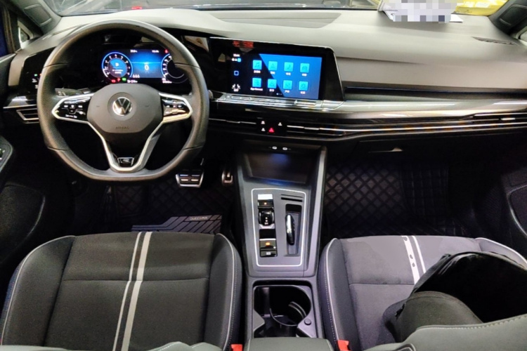 Volkswagen Golf 2021 car image #10