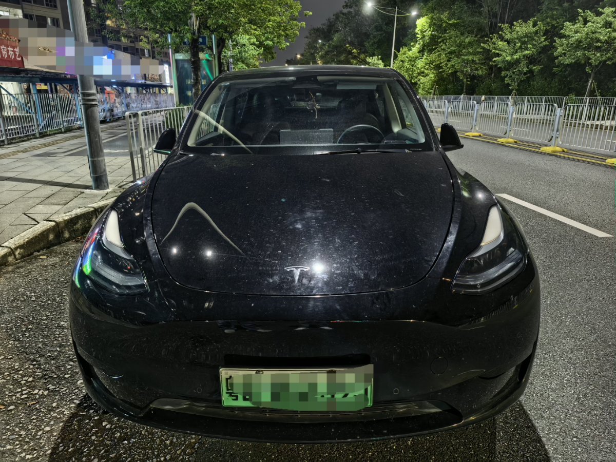 Tesla Model Y 2023 car image #2
