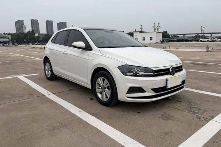 Volkswagen Polo 2021 car image #4