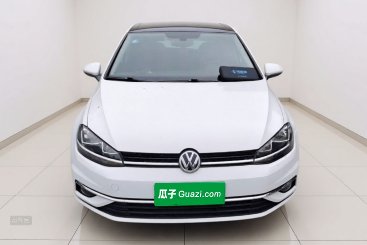 Volkswagen Golf 2018 car image #3