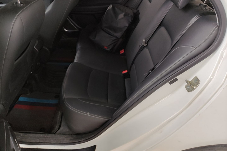 GEELY Emgrand 2022 #17 GEELY Emgrand 2022 car image #17