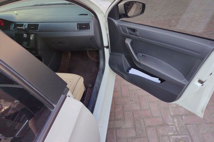 Volkswagen Santana 2023 immagine di auto #23