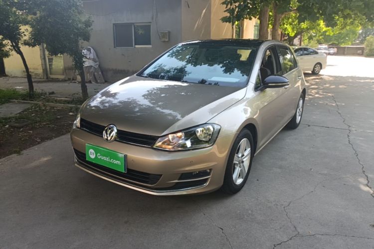 Volkswagen Golf 2017 car image #2