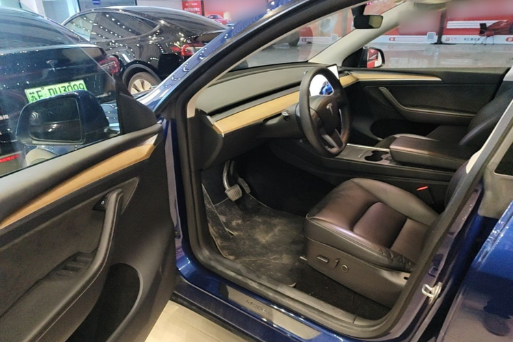 Tesla Model Y 2022 #12 Tesla Model Y 2022 car image #12