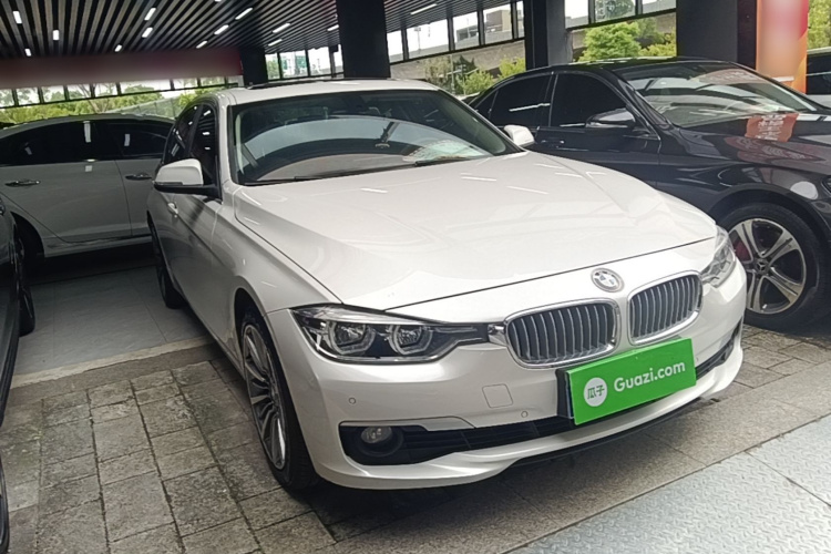 BMW 3 Series 2019 #4 BMW 3 Series 2019 car image #4