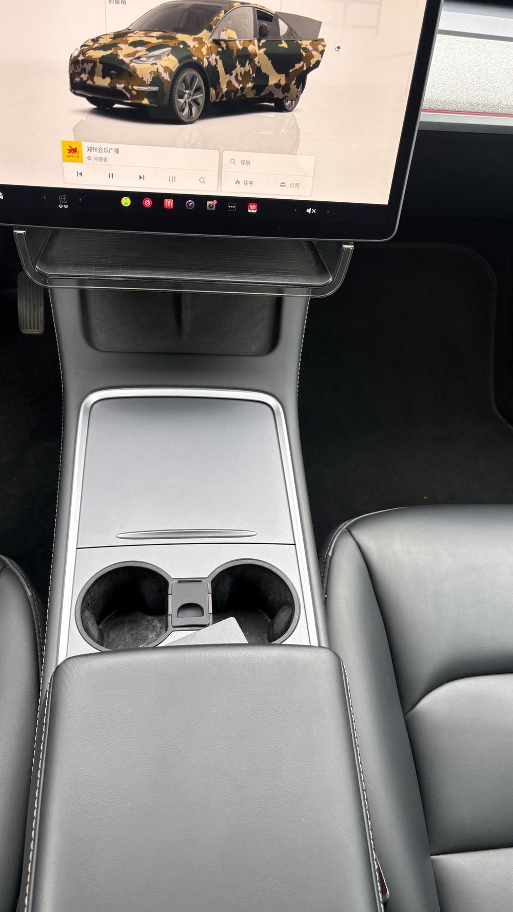 Tesla Model Y 2024 car image #10