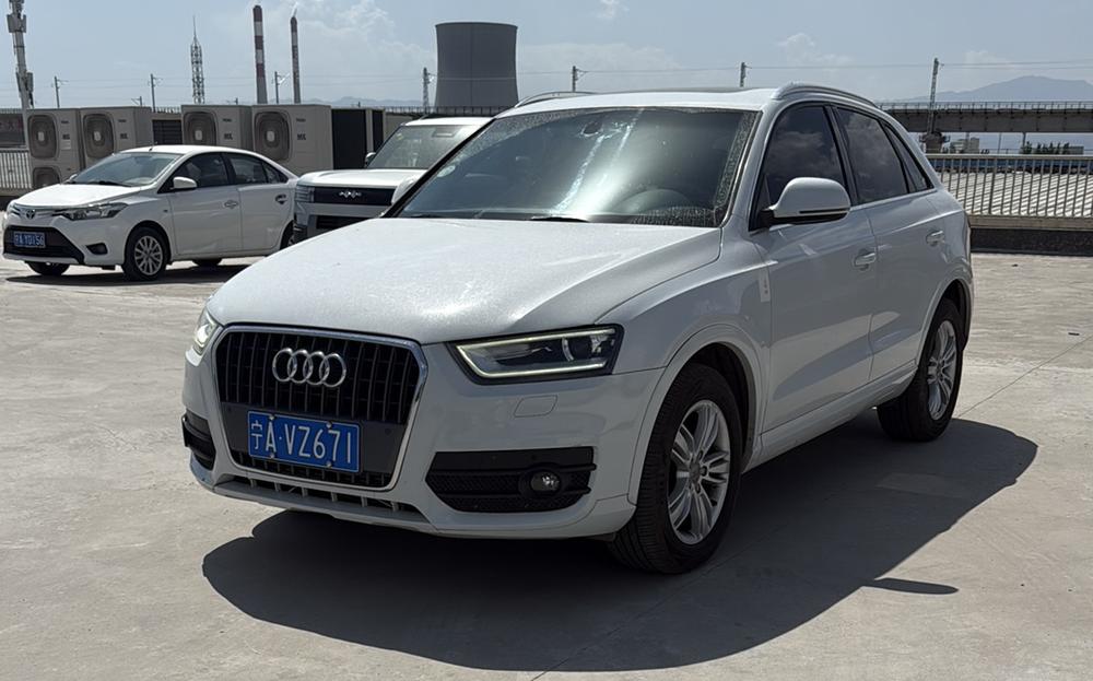 Audi Q3 2014 Audi Q3 2014 immagine di auto