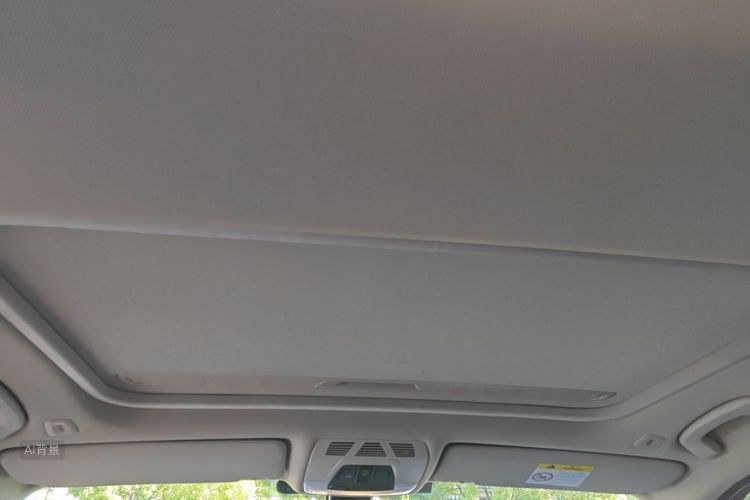 BMW 3 Series 2018 car image #20