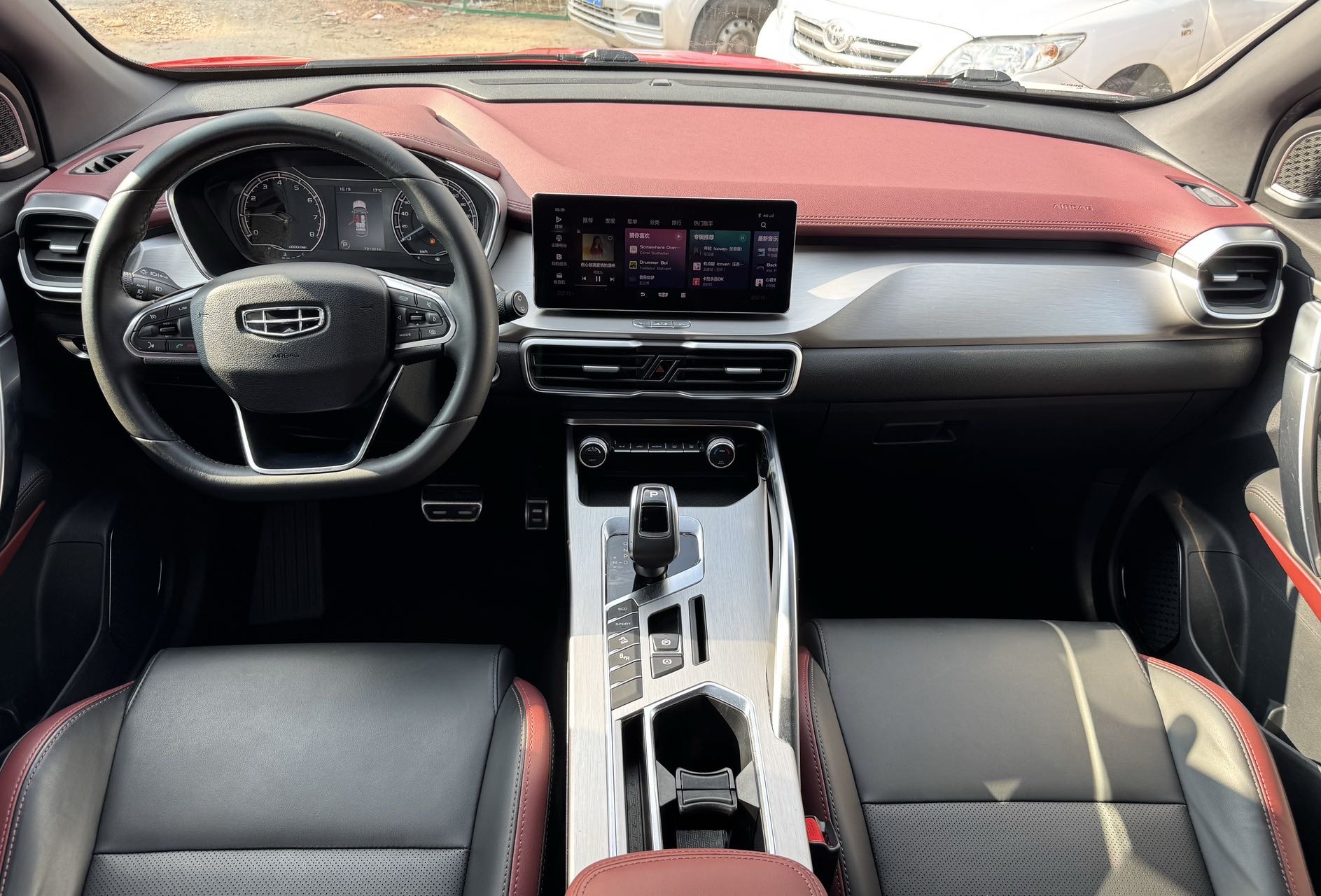 GEELY Coolray 2021 #7 GEELY Coolray 2021 изображение автомобиля #7