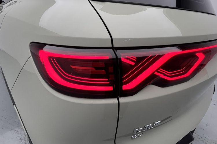 BYD YuanUP 2025 #8 BYD YuanUP 2025 car image #8